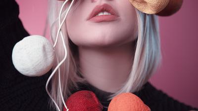Ladies, Ini 4 Cara Mudah Bikin Warna Lipstik Tahan Seharian