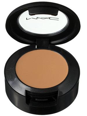 M.A.C. Studio Finish SPF 35 Concealer