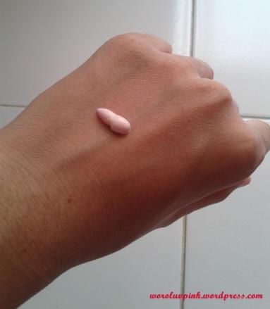https://woroluvpink.wordpress.com/2013/07/20/vaseline-healthy-white-insta-fair-kulit-tampak-lebih-cerah-seketika/