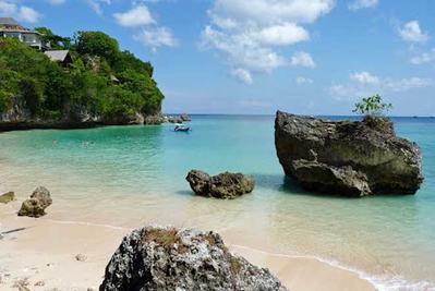 http://www.wisatamurahbali.info/wp-content/uploads/2015/11/26553_T00069_sewamobilbalikenari_com_wpcontent_uploads_2015_09_pantaipadangbali.jpg
