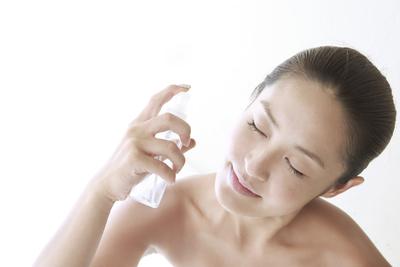 http://oliviajenkins.com.au/wp-content/uploads/2015/02/facial-mist.jpg