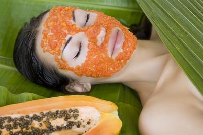 http://naturalbeautytips.co/wp-content/uploads/2015/10/DIY-Papaya-Face-Masks.jpg