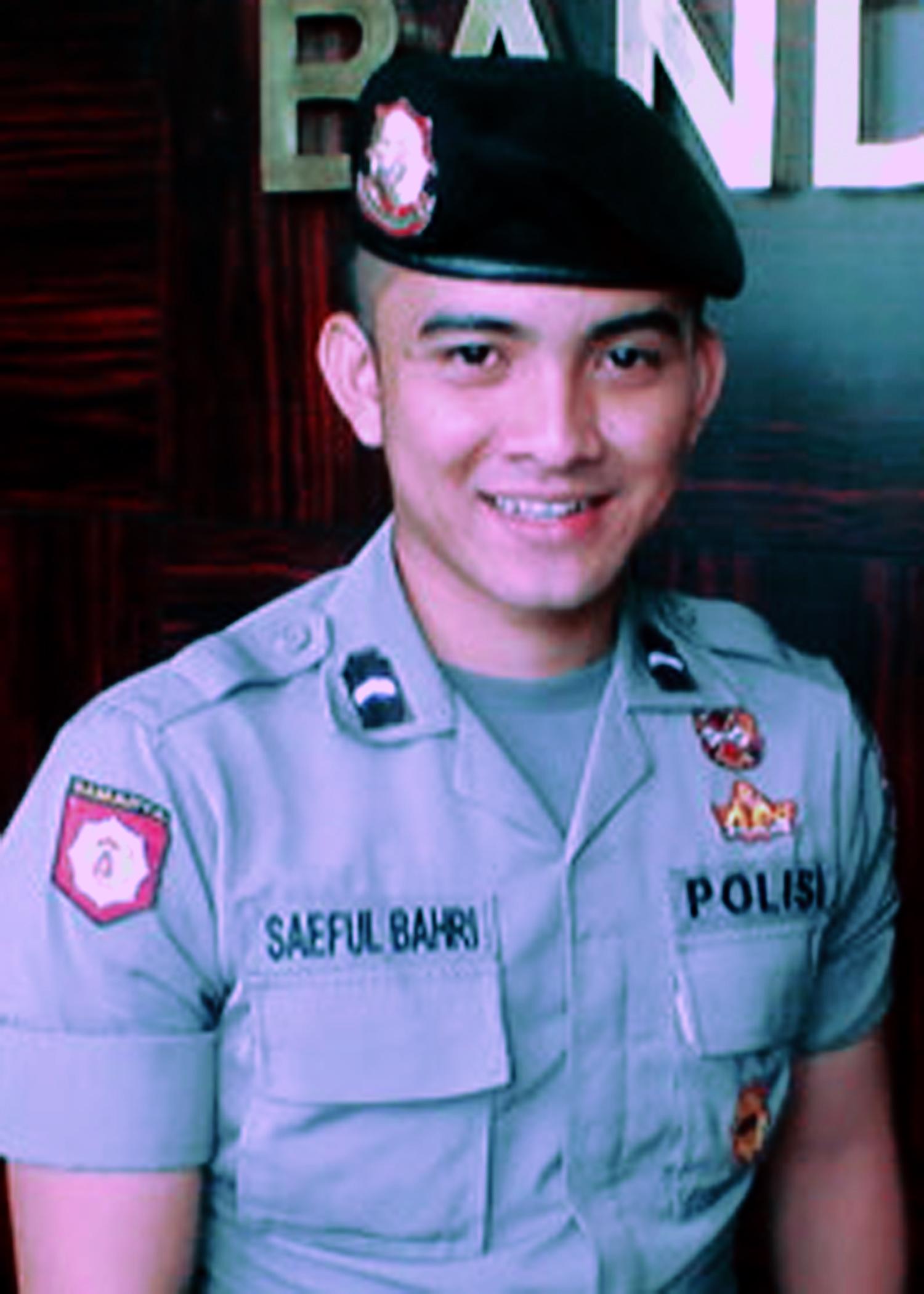 Pria Pria Ganteng Berprofesi Sebagai Prajurit dan Pria Pria Ganteng Berprofesi Sebagai Prajurit dan