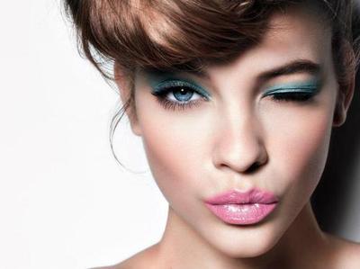 9 Inspirasi Kombinasi  Warna  Lipstik Warna  Eyeshadow  