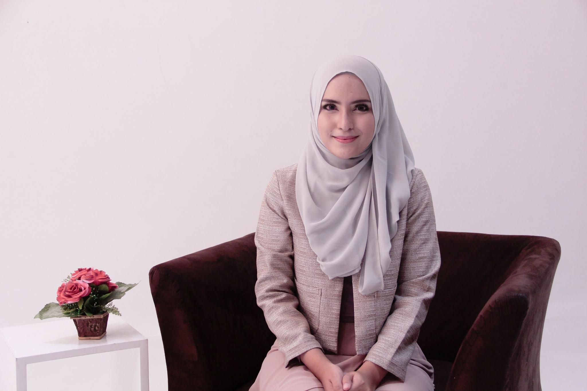 Ini Dia Tutorial Hijab Pashmina Simpel Untuk Ke Kantor Agar Tetap