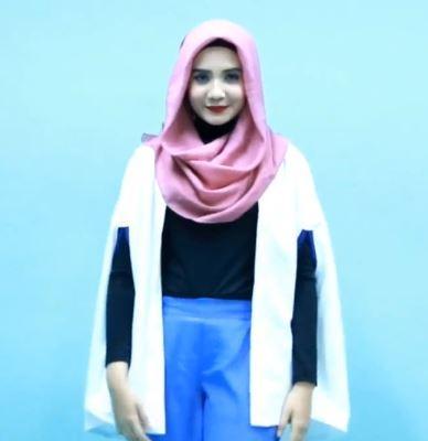 Tutorial Hijab Ke Kantor Yang Super Praktis Ala Zaskia Sungkar Fashion Beautynesia