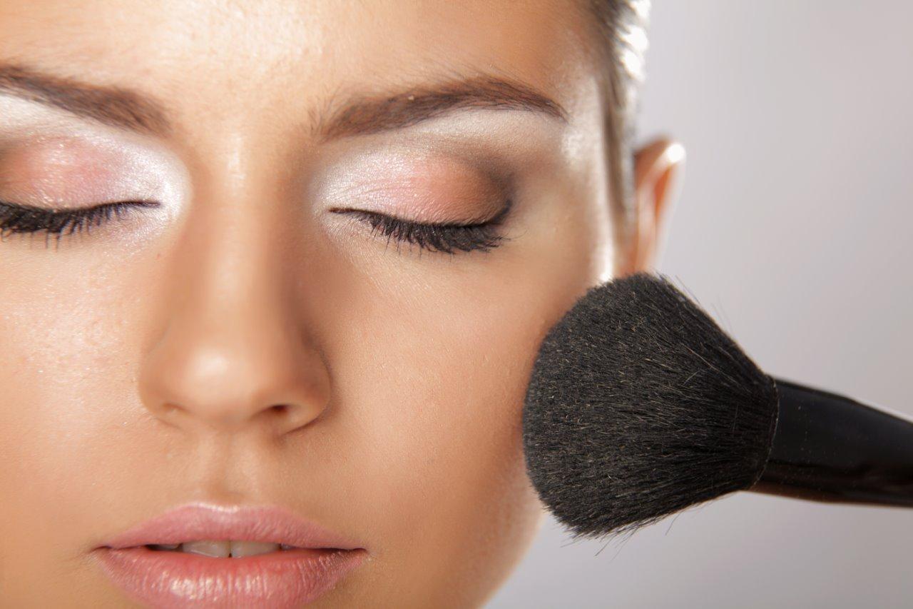 Tutorial Dasar Makeup Wajah Untuk Ke Pesta Cosmetics Beautynesia