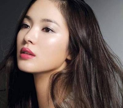 Hasil gambar untuk artis Korea dengan tampilan dewy makeup