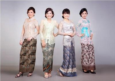 Aneka Model Kebaya Modern untuk Kamu saat Wisuda Aneka Model Kebaya Modern untuk Kamu saat Wisuda