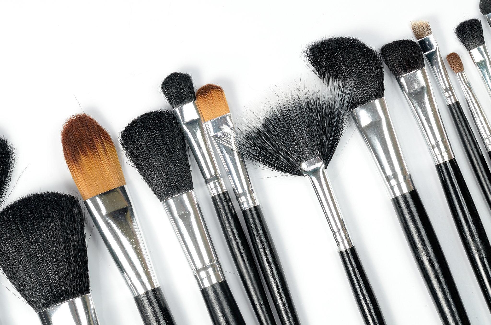 Ini 3 Merk Makeup Brush Berkualitas Untuk Pemula Dengan Harga
