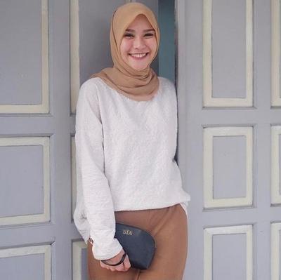 Simple Ootd Hijab With Branded