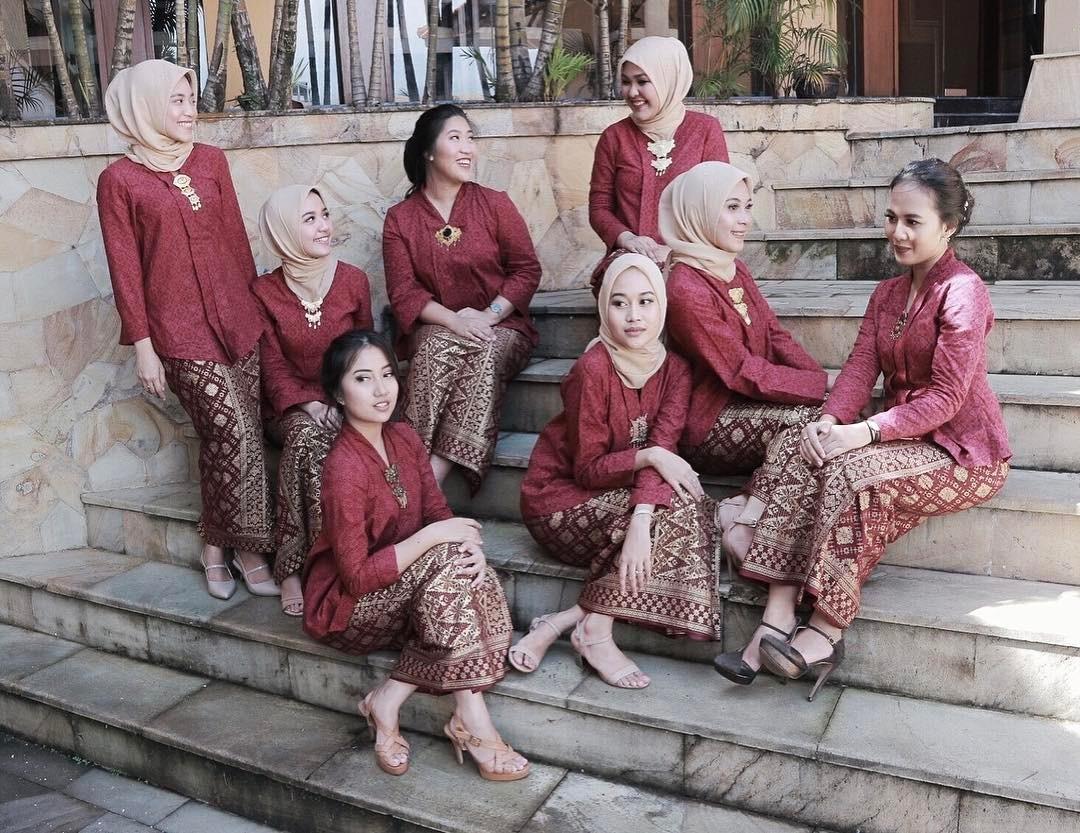 Yuk Cek Inspirasi Model Kebaya Pagar Ayu Yang Cantik Nan Anggun