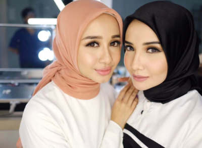 Cara Pakai Jilbab Zaskia Sungkar