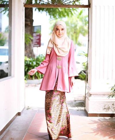 Nah Ini 5 Inspirasi Model Kebaya Muslim Lamaran Yang Lagi Hits