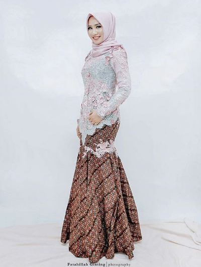 Nah Ini 5 Inspirasi Model Kebaya Muslim Lamaran Yang Lagi Hits