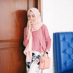  Warna  Jilbab  Yang  Cocok  Untuk  Baju  Warna  Pink Peach