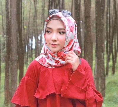 Baju Merah  Marun  Cocoknya  Jilbab Warna  Apa  Hijab Style