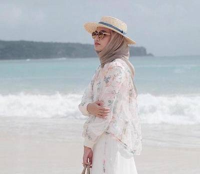 Gaya Hijab Ke Pantai