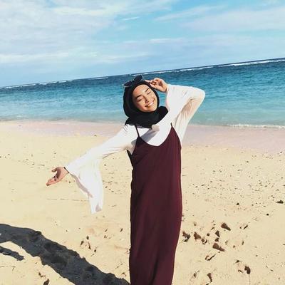 Foto Ootd  Hijab  Di Pantai  Hijaber Gallery