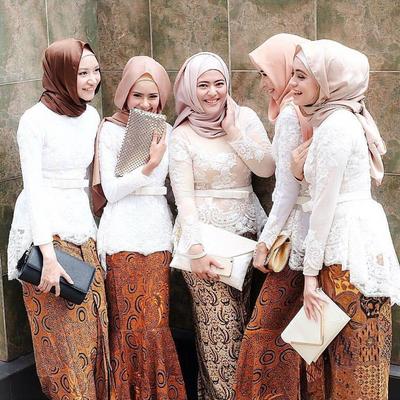 Kekinian Banget Ini Dia Model Kebaya Muslim Yang Cocok Untuk Jadi