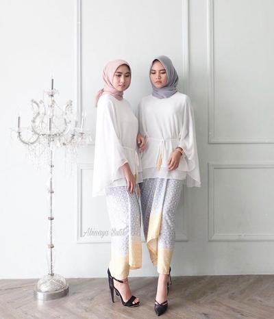 Hijabers Begini Cara Padu Padan Rok Lilit dengan Blouse 