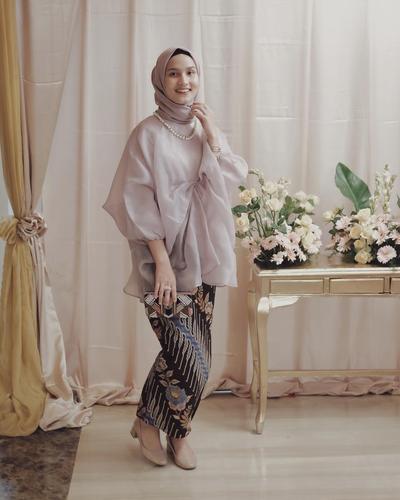 5 Model  Kebaya  Muslimah Organza  yang Banyak Dipakai 