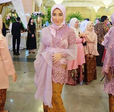 5 Model  Kebaya Muslimah Organza  yang Banyak Dipakai 