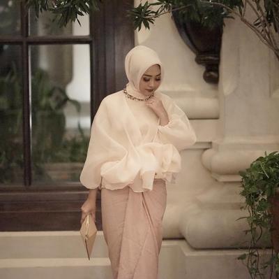 5 Model Kebaya Muslimah Organza Yang Banyak Dipakai Selebgram Untuk