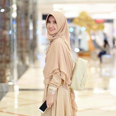 Tampil Cantik dengan Style  Hijab  Syar i  Kekinian Ala Selebgram