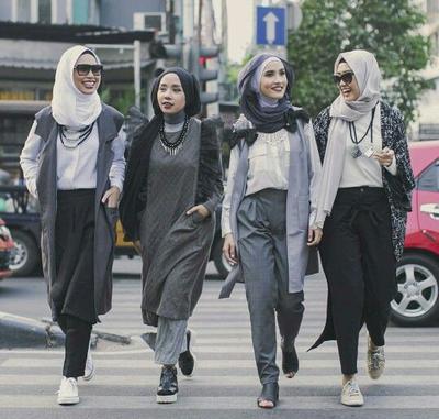  Jilbab  Yang  Cocok  Untuk  Baju  Warna  Abu  Abu  Tua  Katalog 