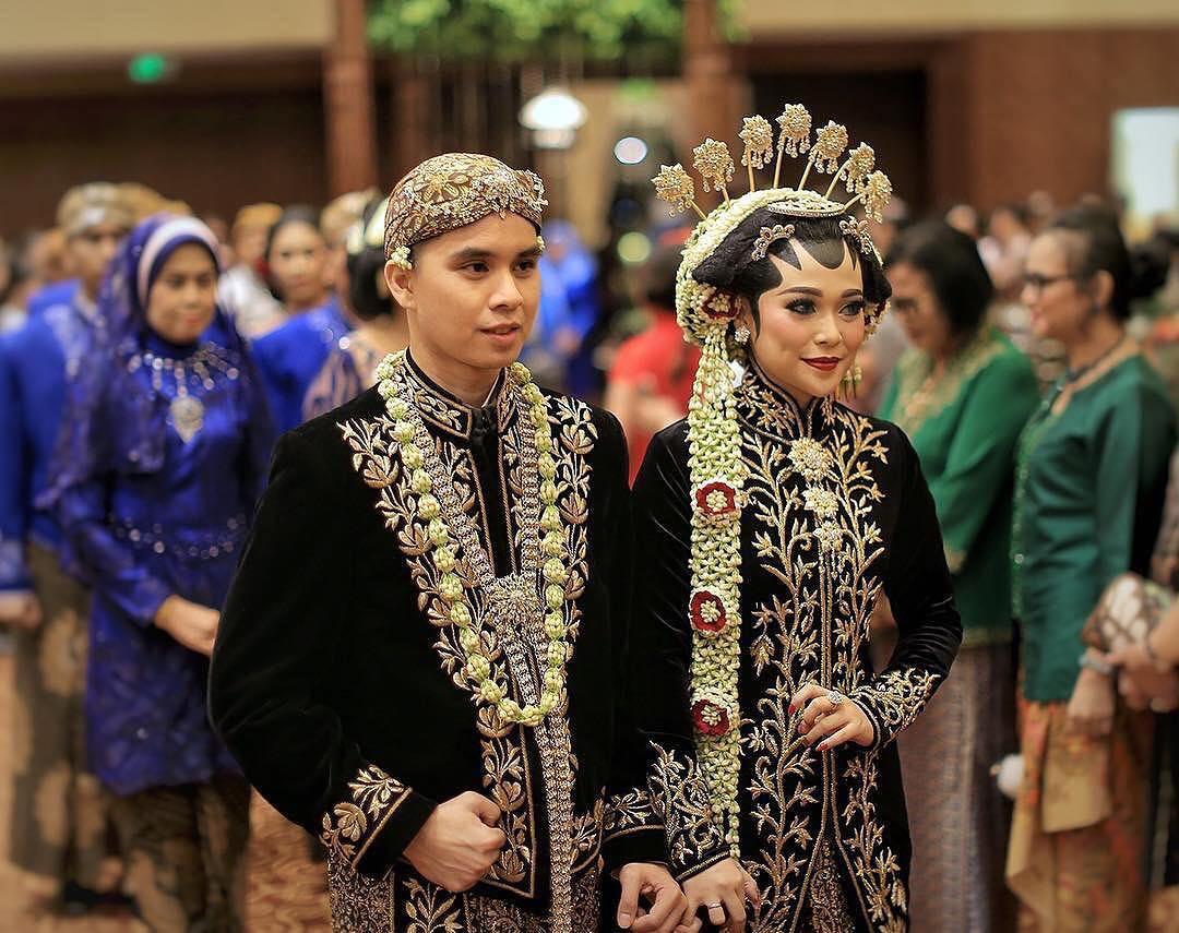 5 Inspirasi Baju  Pengantin  Adat Jawa  Hijab Modern  Ini 