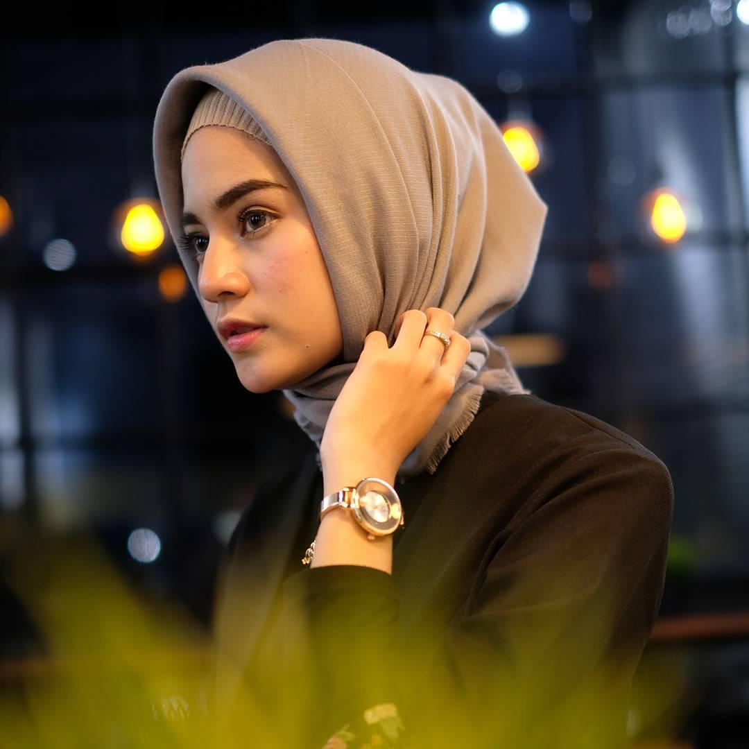 Bagaimana Sih Perawatan Rambut Untuk Hijabers Berambut Keriting Ini
