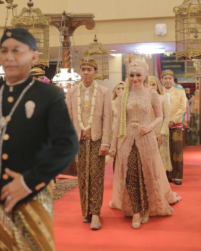 Pengantin Adat Jawa Hijab Modern Berbagi Ilmu Belajar Bersama