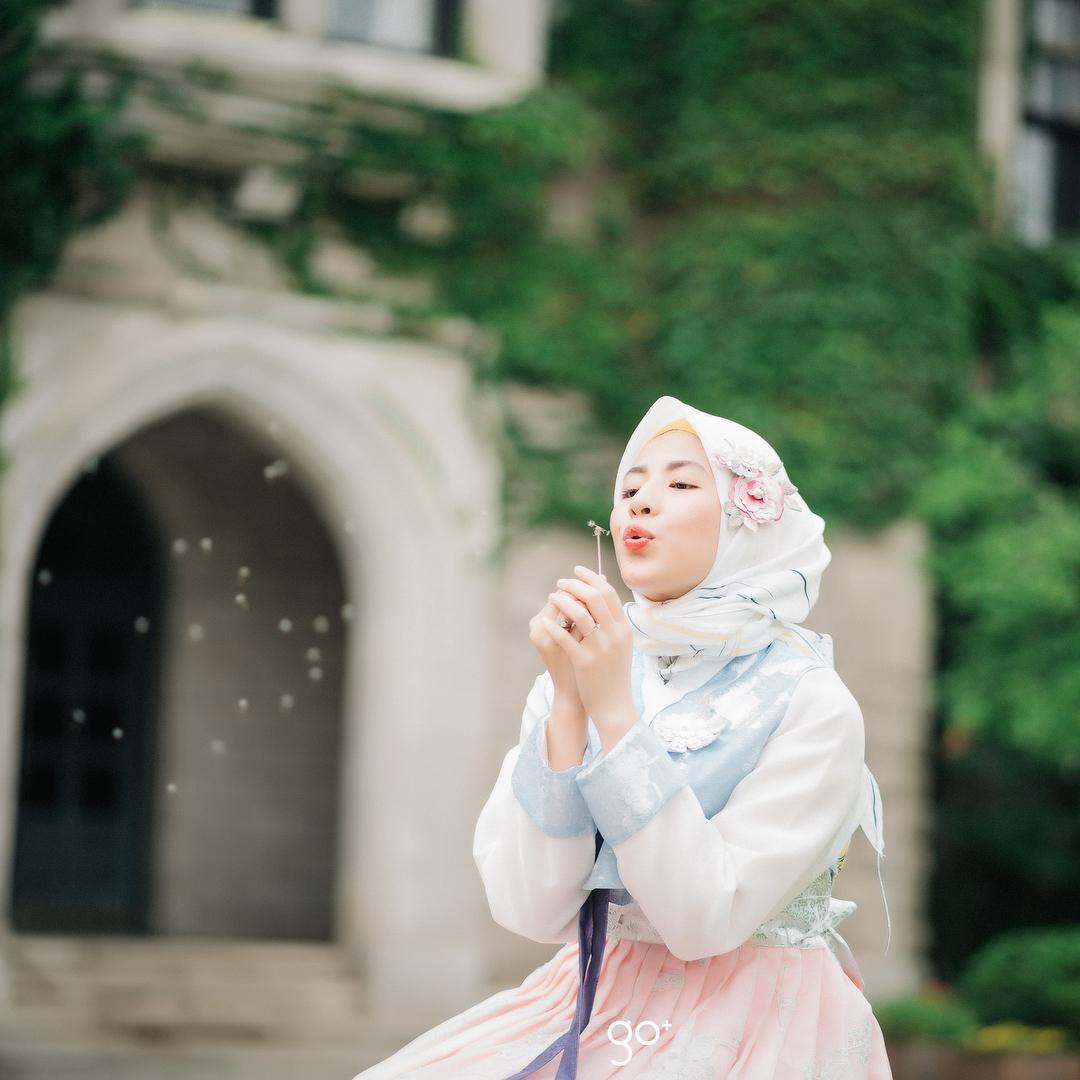 Lucu Banget Ini Dia Style Hijab Natasha Rizky Saat Ke Korea