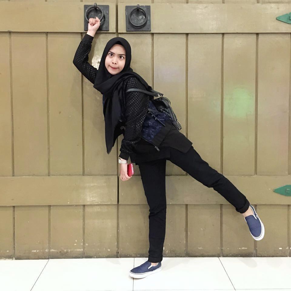 Inspirasi Model Celana Hijab Dengan Style Anak Muda Banget Ala