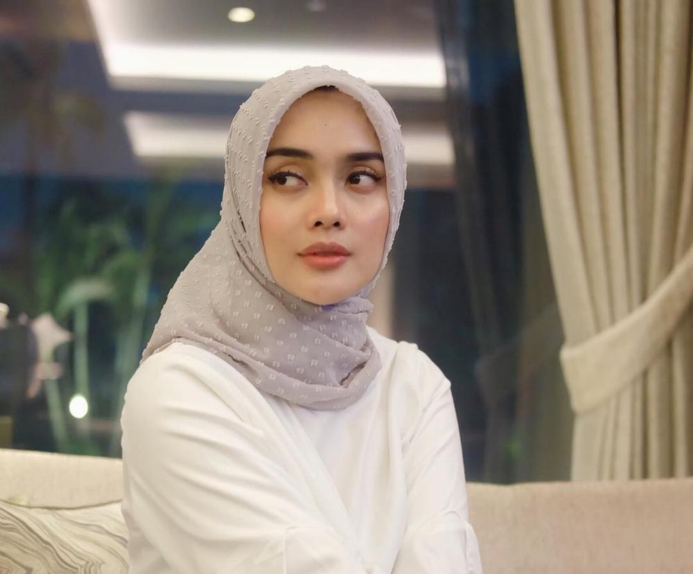 Jangan Tampil Berlebihan Ini Gaya Make Up Yang Cocok Dipakai