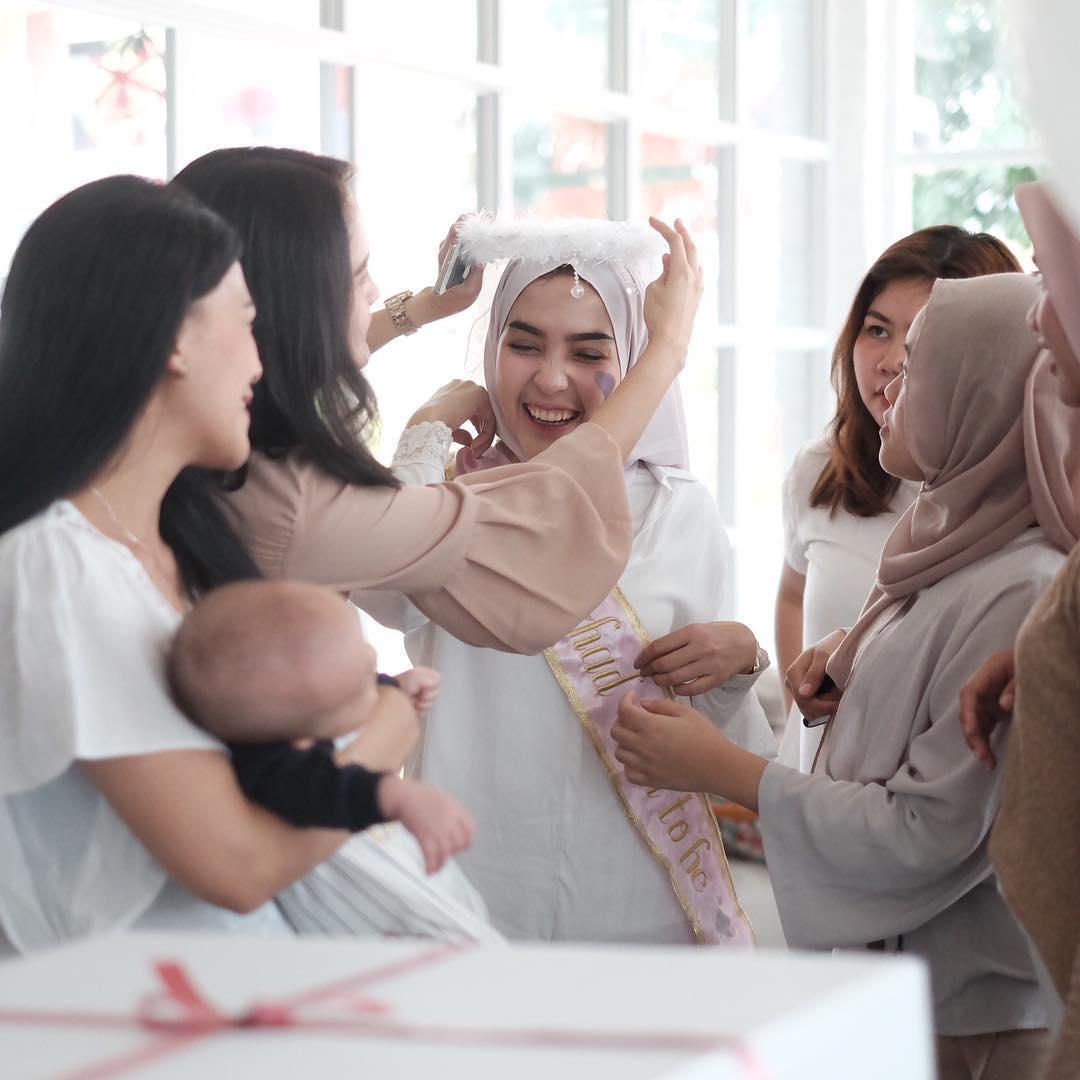 Seru Banget Intip Inspirasi Acara Bridal Shower Para Selebgram