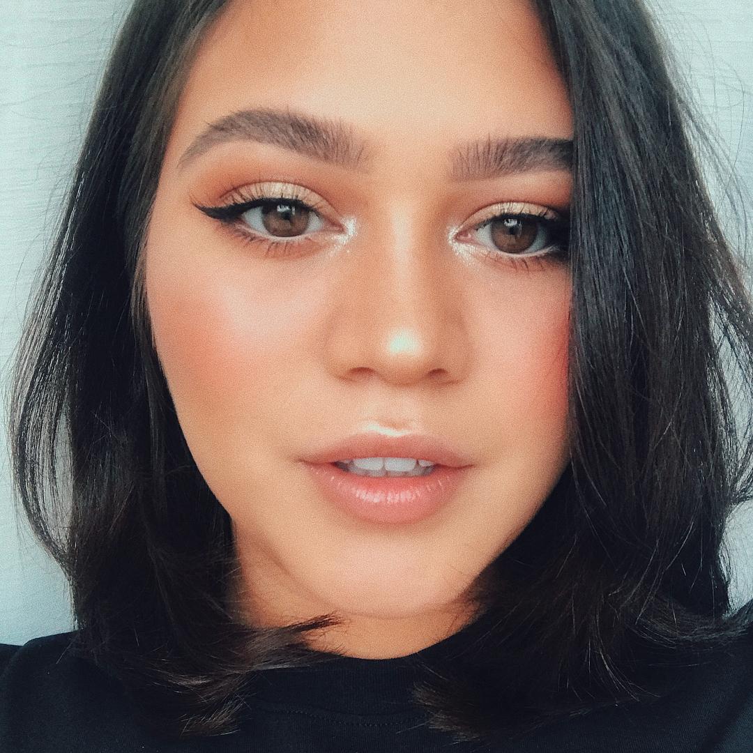 Enggak Menor Ini 4 Make Up Look Simpel Ala Sarah Ayu Yang Bisa Kamu