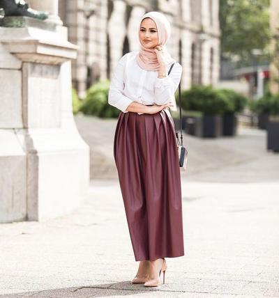 Tampil Lebih Proporsional Dengan Tips Memilih Rok Hijab 