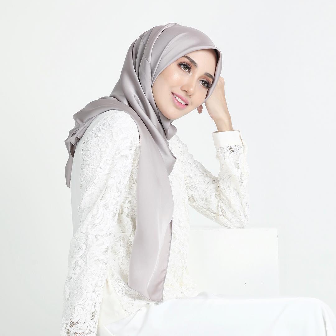 Pakai Hijab Syari Dan Tetap Stylish Begini Rahasianya Muslim