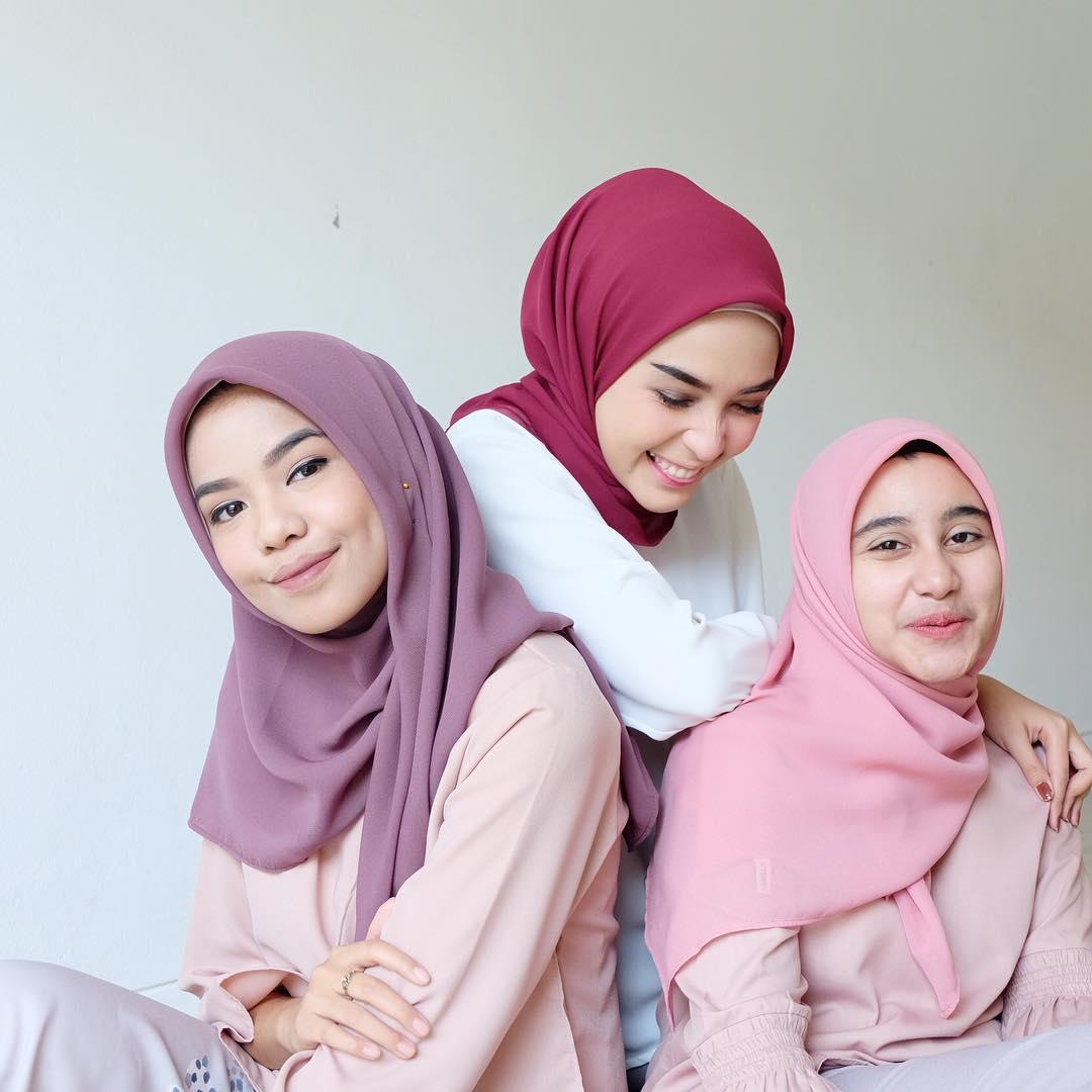  Warna  Jilbab  Saudia  Yang Cocok Untuk Semua Baju Katalog 