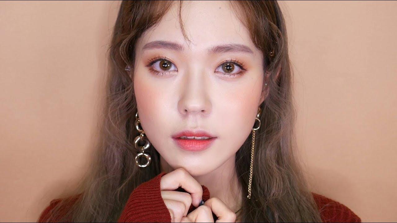 Intip Tutorial Eyeliner Untuk Dapatkan Mata Imut Ala Cewek Korea