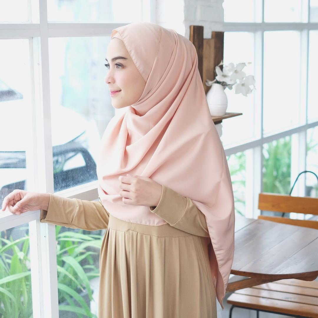 Baju Dusty Pink Polos Cocok Dengan Jilbab Warna Apa | Ide Perpaduan Warna