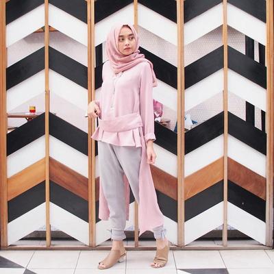 Baju Hijab Yg Cocok Untuk Sepatu Kets Warna Pink