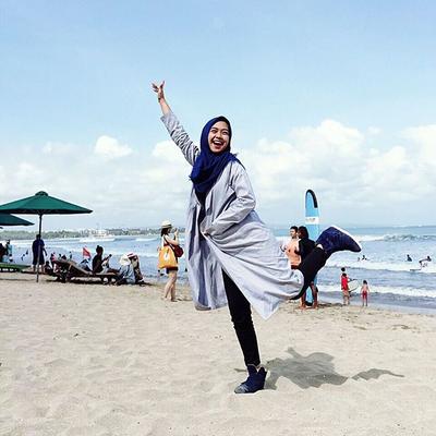 Simpel Dan Fashionable Intip Model Gamis Muslimah Ala Ria Ricis