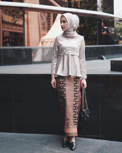 Cantik dan Elegan Ini Dia Padu Padan Songket untuk  Style 