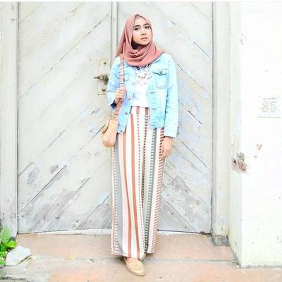 Tips Memadukan Celana Motif Garis Untuk Hijabers Bertubuh Pendek