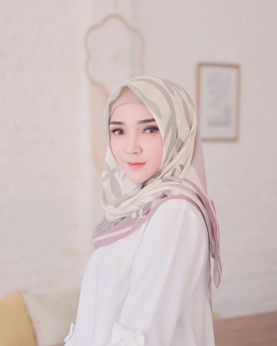 Rambut Keluar Dari Hijab Bikin Risih Ini 6 Tips Untuk