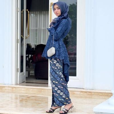 Wah Ini Dia Model Model Kebaya Muslim Yang Lagi Tren Dipakai