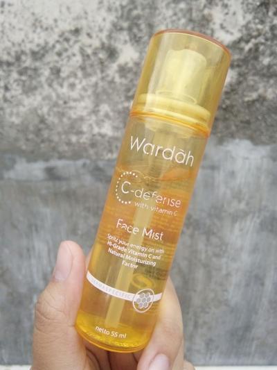 Tak Hanya Menyegarkan Ternyata Ini Lho Manfaat Lain Dari Pemakaian Rutin Face Mist Cosmetics Beautynesia Jadi begitu aku tau wardah mengeluarkan primer biasanya aku memakai toner terlebih dahulu, kemudian booster ini (wardah seaweed primary skin hydrating booster),selanjutnya essence, serum. beautynesia